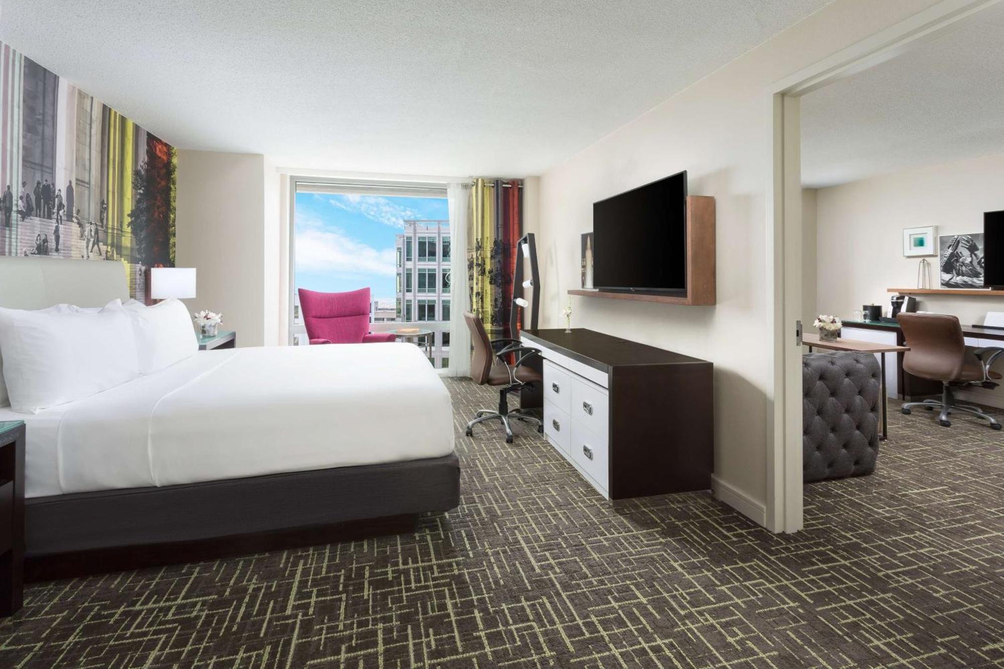 Executive Suite,1211805979:JPEG